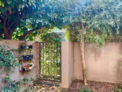 Townhouse For Rent in Randburg Central, Randburg