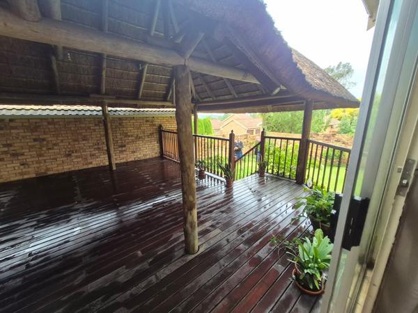 Townhouse For Sale in Radiokop, Roodepoort