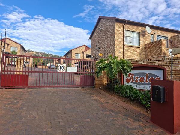 Townhouse For Sale in Roodekrans, Roodepoort